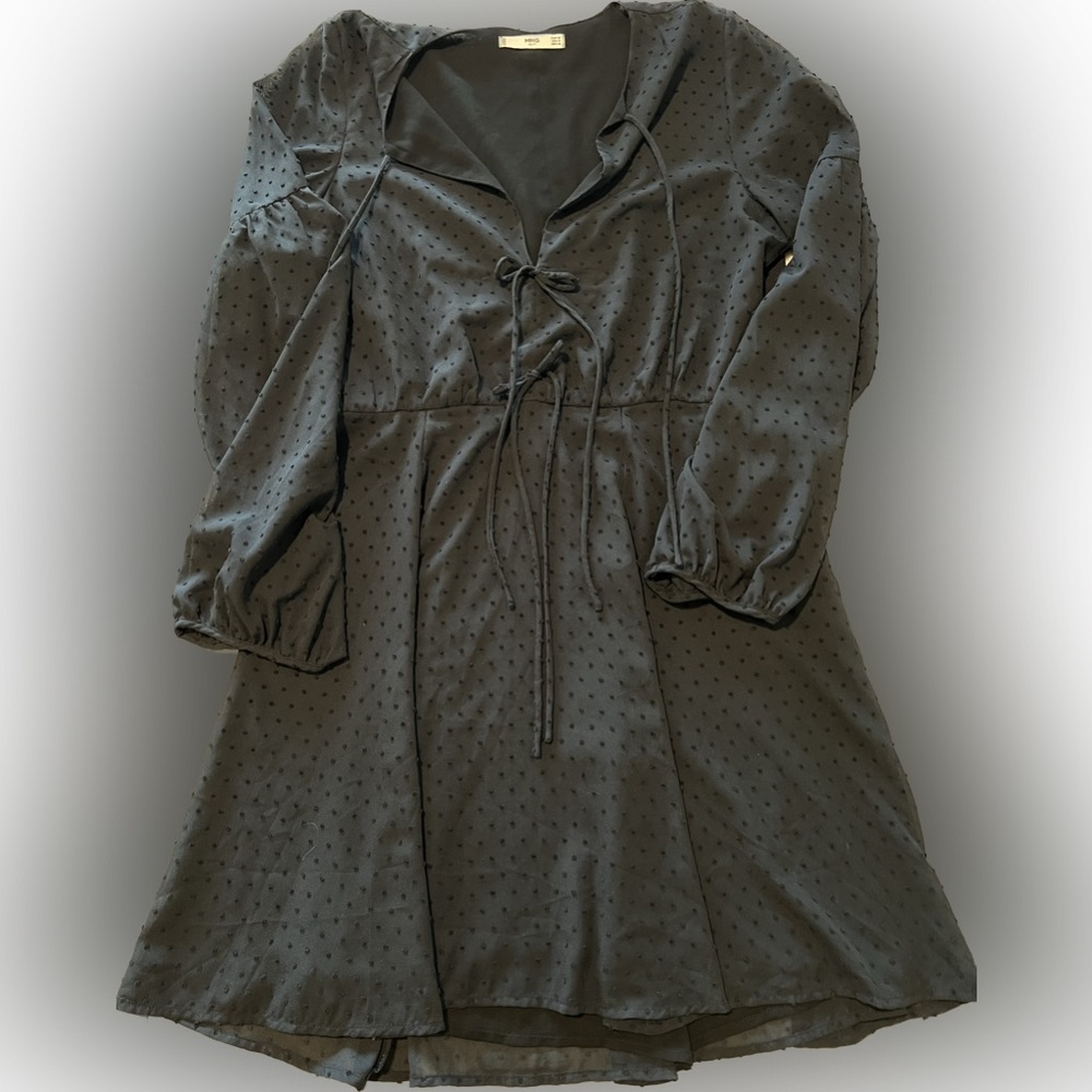 Adorable 🖤 Vintage Black Long Sleeve Mini Dress W/ Bows and Cutouts. Size M.